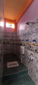 Bathroom Image of 900 Sq.ft 1 BHK Builder Floor for rent in Badgon Gorakhpur for Rs. 7000