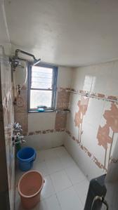 Bathroom Image of 750 Sq.ft 1 BHK Apartment / Flat for rent in Deepak ParkSociety, Kalyani Nagar Pune for Rs. 27000