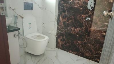 Bathroom Image of 750 Sq.ft 1 BHK Builder Floor for rent in Sector 14 Gurgaon for Rs. 31000