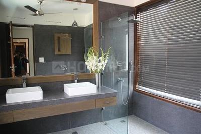 Bathroom Image of 2250 Sq.ft 3 BHK Builder Floor for rent in Green Park New Delhi for Rs. 117500