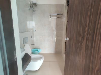 Bathroom Image of 750 Sq.ft 2 BHK Apartment / Flat for sale in Thane West Thane for Rs. 14500000