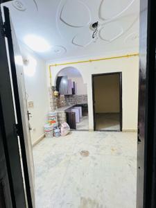 Bedroom Image of 650 Sq.ft 2 BHK Builder Floor for rent in Hastsal New Delhi for Rs. 9000