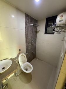 Bathroom Image of 2000 Sq.ft 3 BHK Apartment / Flat for rent in Race Course Vadodara for Rs. 45000