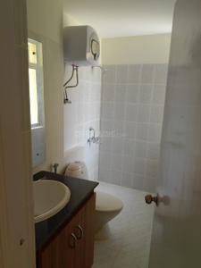Bathroom Image of 2040 Sq.ft 4 BHK Apartment / Flat for sale in Rising Homes At DXP 92, Sector 92 Gurgaon for Rs. 18500000