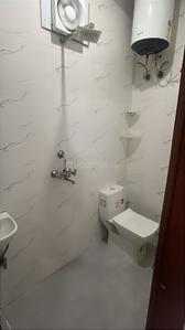 Bathroom Image of 450 Sq.ft 1 RK Independent House for rent in Sector 23 Dwarka New Delhi for Rs. 15000