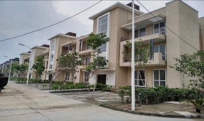 Image of 1710 Sq.ft 3 BHK Builder Floor for sale in BPTP Parklands Pride, Sector 77, Faridabad for Rs. 13000000