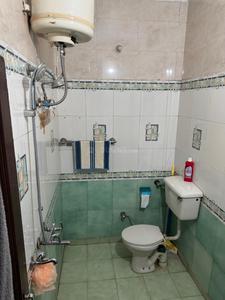 Bathroom Image of 1350 Sq.ft 3 BHK Apartment / Flat for sale in Balaji Enclave Phase 2, Lohgarh Zirakpur for Rs. 5200000
