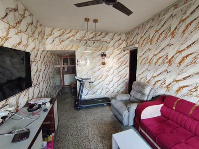Living Room Image of 775 Sq.ft 1 BHK Apartment / Flat for sale in Nanpura Surat for Rs. 2000000