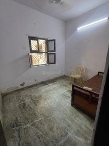 Bedroom Image of 460 Sq.ft 2 BHK Builder Floor for rent in Sant Nirankari Colony RWA, Mukherjee Nagar New Delhi for Rs. 12000