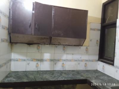 Kitchen Image of 900 Sq.ft 2 BHK Builder Floor for rent in Mukherjee Nagar New Delhi for Rs. 21000