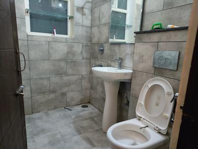 Bathroom Image of 1650 Sq.ft 3 BHK Apartment / Flat for rent in Bliss Orra, Gazipur Zirakpur for Rs. 28000