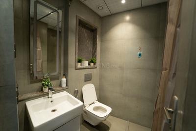 Bathroom Image of 1000 Sq.ft 2 BHK Apartment / Flat for rent in Tajganj Agra for Rs. 20000