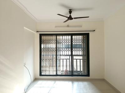 Living Room Image of 1025 Sq.ft 2 BHK Apartment / Flat for sale in Raunak Unnathi Woods Phase 3, Kasarvadavali Thane for Rs. 9200000