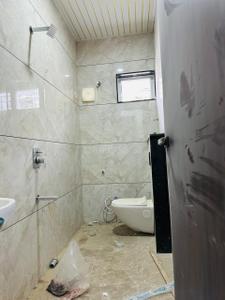 Bathroom Image of 1883 Sq.ft 3 BHK Apartment / Flat for rent in Kalyan Sampat Gardens, Sahara City Homes Indore for Rs. 32000