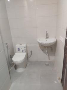 Bathroom Image of 1600 Sq.ft 2 BHK Builder Floor for rent in Palam Vihar Extension Gurgaon for Rs. 22000
