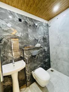 Bathroom Image of 1300 Sq.ft 2 BHK Builder Floor for sale in GMS Road Dehradun for Rs. 7000000