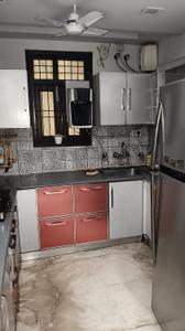 Kitchen Image of 1500 Sq.ft 3 BHK Builder Floor for rent in Arjun Nagar New Delhi for Rs. 75000