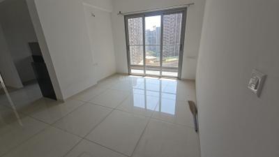Living Room Image of 700 Sq.ft 2 BHK Apartment / Flat for rent in Adani Aster Neo, Shantigram Ahmedabad for Rs. 28000