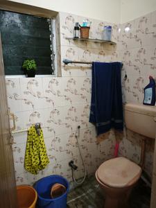 Bathroom Image of 850 Sq.ft 2 BHK Apartment / Flat for rent in Naktala Kolkata for Rs. 12500