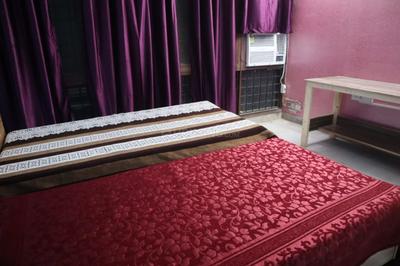 Bedroom Image of 2200 Sq.ft 3 BHK Builder Floor for sale in Gulmohar Park New Delhi for Rs. 42500000