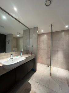 Bathroom Image of 3300 Sq.ft 4.5 BHK Apartment / Flat for sale in Panchshil Towers, Kharadi Pune for Rs. 55000000