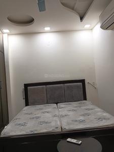 Bedroom Image of 950 Sq.ft 2 BHK Builder Floor for rent in Ramesh Nagar New Delhi for Rs. 40000