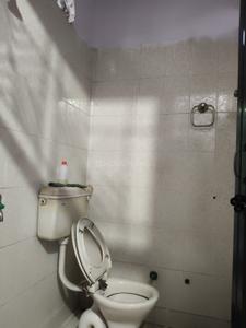 Bathroom Image of 500 Sq.ft 1 BHK Independent House for rent in Nawada New Delhi for Rs. 20000