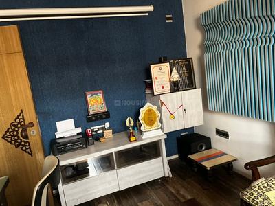 5 BHK Flat