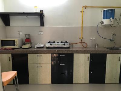 Kitchen Image of 1250 Sq.ft 2 BHK Apartment / Flat for rent in Adani The Meadows, Shantigram Ahmedabad for Rs. 38000