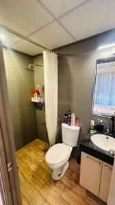 Bathroom Image of 650 Sq.ft 1.5 BHK Apartment / Flat for sale in Kalpataru Paramount, Thane West Thane for Rs. 14200000