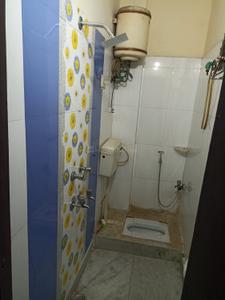 Bathroom Image of 500 Sq.ft 1 BHK Builder Floor for sale in Hari Nagar Ashram New Delhi for Rs. 3500000