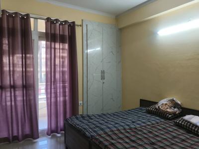 Bedroom Image of 2000 Sq.ft 3 BHK Apartment / Flat for rent in Skytech Merion Residency II, Crossings Republik Ghaziabad for Rs. 32000