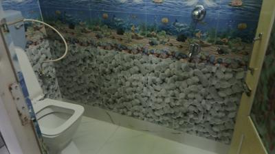 Bathroom Image of 395 Sq.ft 1 RK Apartment / Flat for rent in Keshtopur Kolkata for Rs. 6100