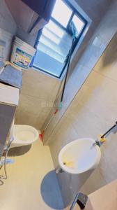 Bathroom Image of 546 Sq.ft 1 RK Apartment / Flat for rent in Navlakha Indore for Rs. 10000