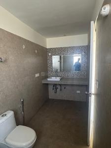 Bathroom Image of 2200 Sq.ft 3.5 BHK Apartment / Flat for sale in Reliant World One Society, Sector 115 Mohali for Rs. 7000000