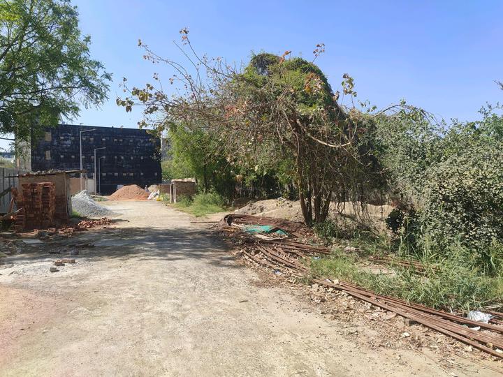 Hazipur, Sector 104 Main Image 1