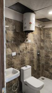 Bathroom Image of 405 Sq.ft 1 RK Apartment / Flat for rent in Knowledge Park 3 Greater Noida for Rs. 22000