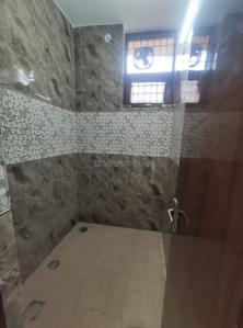 Bathroom Image of 1620 Sq.ft 2 BHK Builder Floor for rent in Ashoka Enclave Faridabad for Rs. 26000