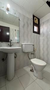 Bathroom Image of 920 Sq.ft 2 BHK Apartment / Flat for sale in Gaurs Green Vista, Indirapuram Ghaziabad for Rs. 10600000