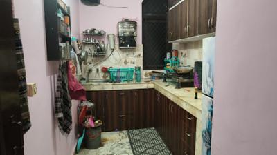 Kitchen Image of 1000 Sq.ft 3 BHK Builder Floor for sale in Mayur Vihar Phase 1 New Delhi for Rs. 8000000
