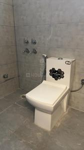 Bathroom Image of 250 Sq.ft 1 RK Apartment / Flat for rent in Palam Vihar Extension Gurgaon for Rs. 12000