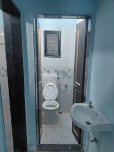 Bathroom Image of 500 Sq.ft 1 BHK Independent House for rent in Dhanori Pune for Rs. 12000