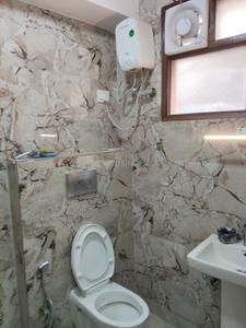 Bathroom Image of 1050 Sq.ft 2 BHK Builder Floor for rent in Malviya Nagar New Delhi for Rs. 42000