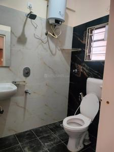 Bathroom Image of 780 Sq.ft 1 BHK Apartment / Flat for rent in Kadubeesanahalli Bengaluru for Rs. 25000