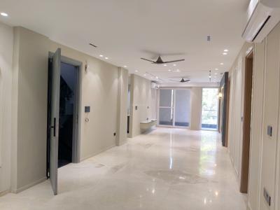 Living Room Image of 2500 Sq.ft 4 BHK Builder Floor for sale in Paramount Luxury Golf Course Extension, Sector 57 Gurgaon for Rs. 32500000