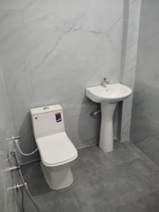 Bathroom Image of 1500 Sq.ft 3 BHK Independent House for rent in Jankipuram Vistar Lucknow for Rs. 16000