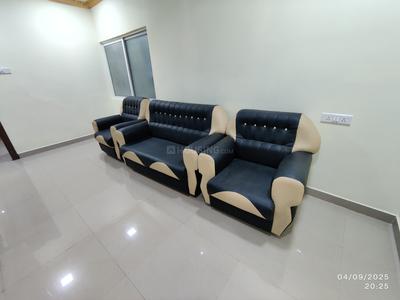 Living Room Image of 950 Sq.ft 2 BHK Apartment / Flat for rent in Vijaya Mahaveer Palace Apartment, First Agraharam Salem for Rs. 20000