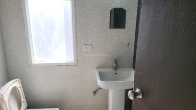 Bathroom Image of 700 Sq.ft 1 BHK Apartment / Flat for rent in ACE Platinum, Zeta I Greater Noida for Rs. 18000