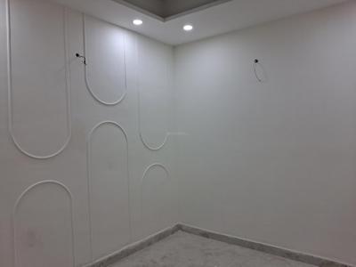 Bedroom Image of 1350 Sq.ft 3 BHK Apartment / Flat for sale in Avenue 1, Sector 73 Noida for Rs. 4950000