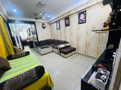 Image of 1050 Sq.ft 2 BHK Apartment / Flat for rent in Gaurs Gaur Global Village, Crossings Republik, Ghaziabad for Rs. 17000